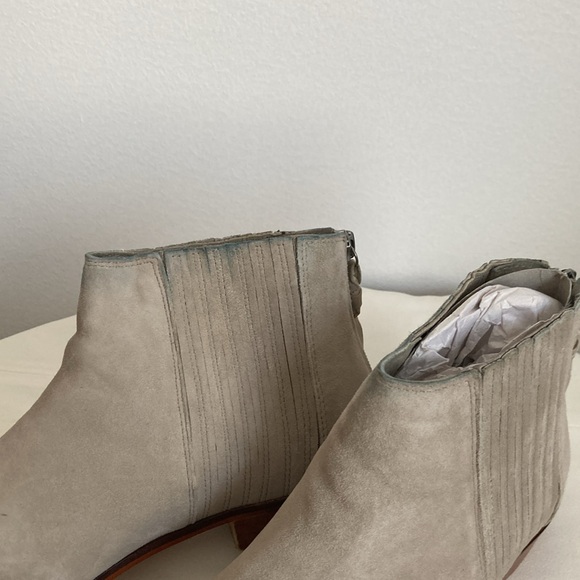 Reaction Kenneth Cole Loop-Y Gores Round Suede - Picture 10 of 12